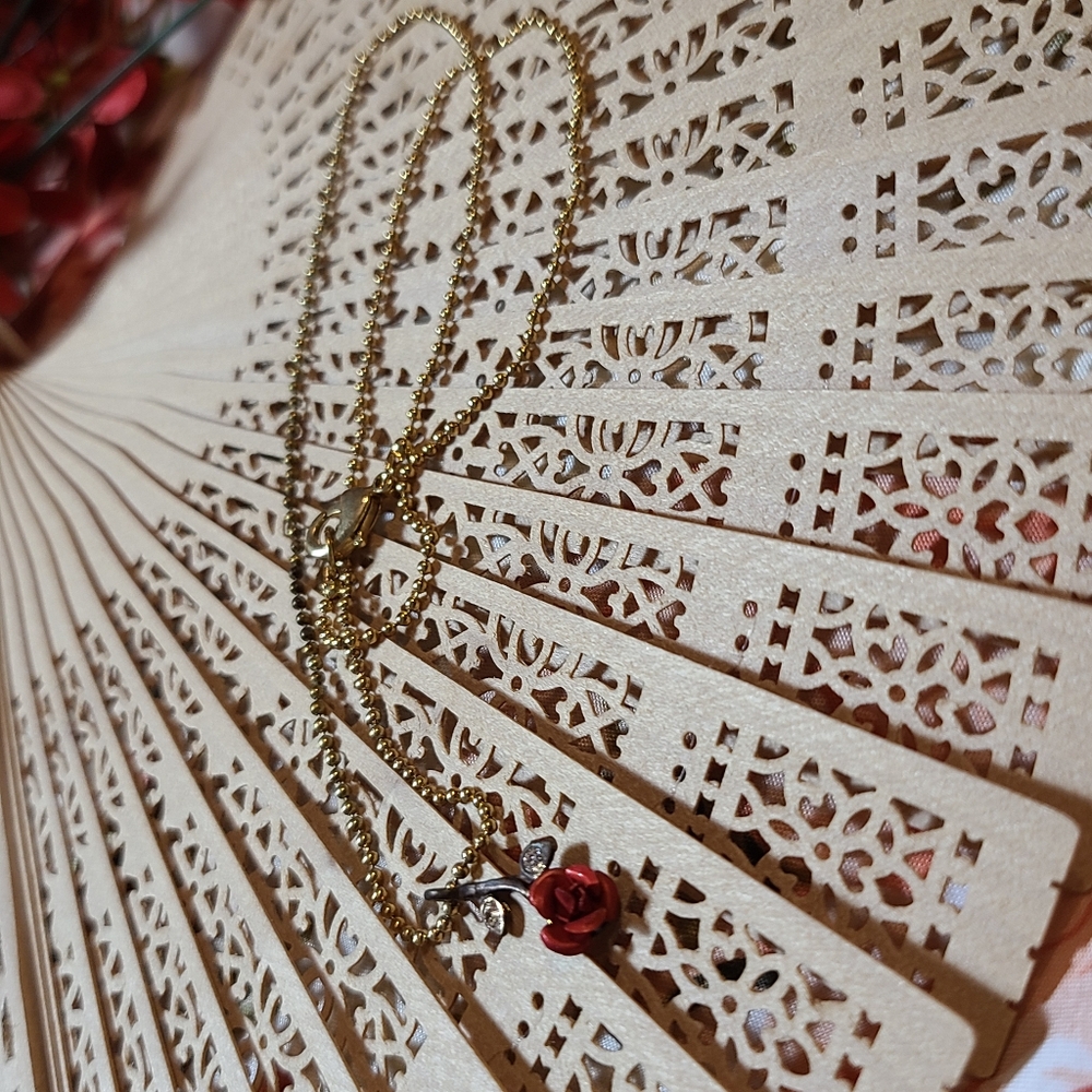 Ladies necklace for sale Very petite. Petite - Picture 8 of 10